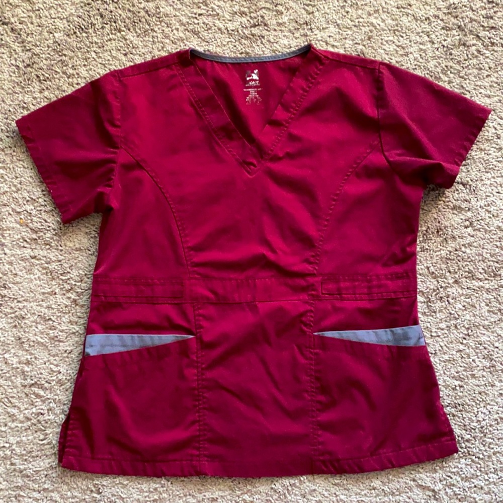 Dagacci scrub top